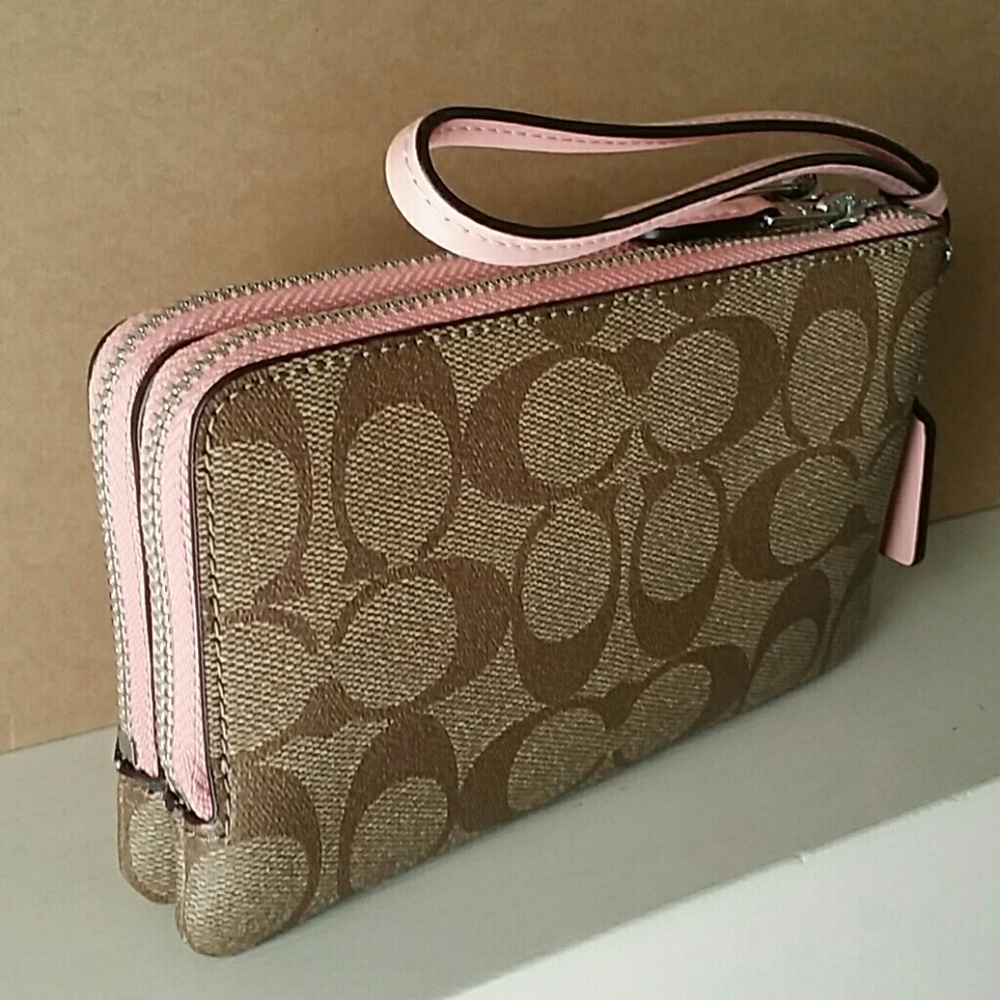 🌹{SOLD)●●AUTHENTIC COACH DOUBLE ZIP WRISTLET🌹🌹 - Picture 5 of 8